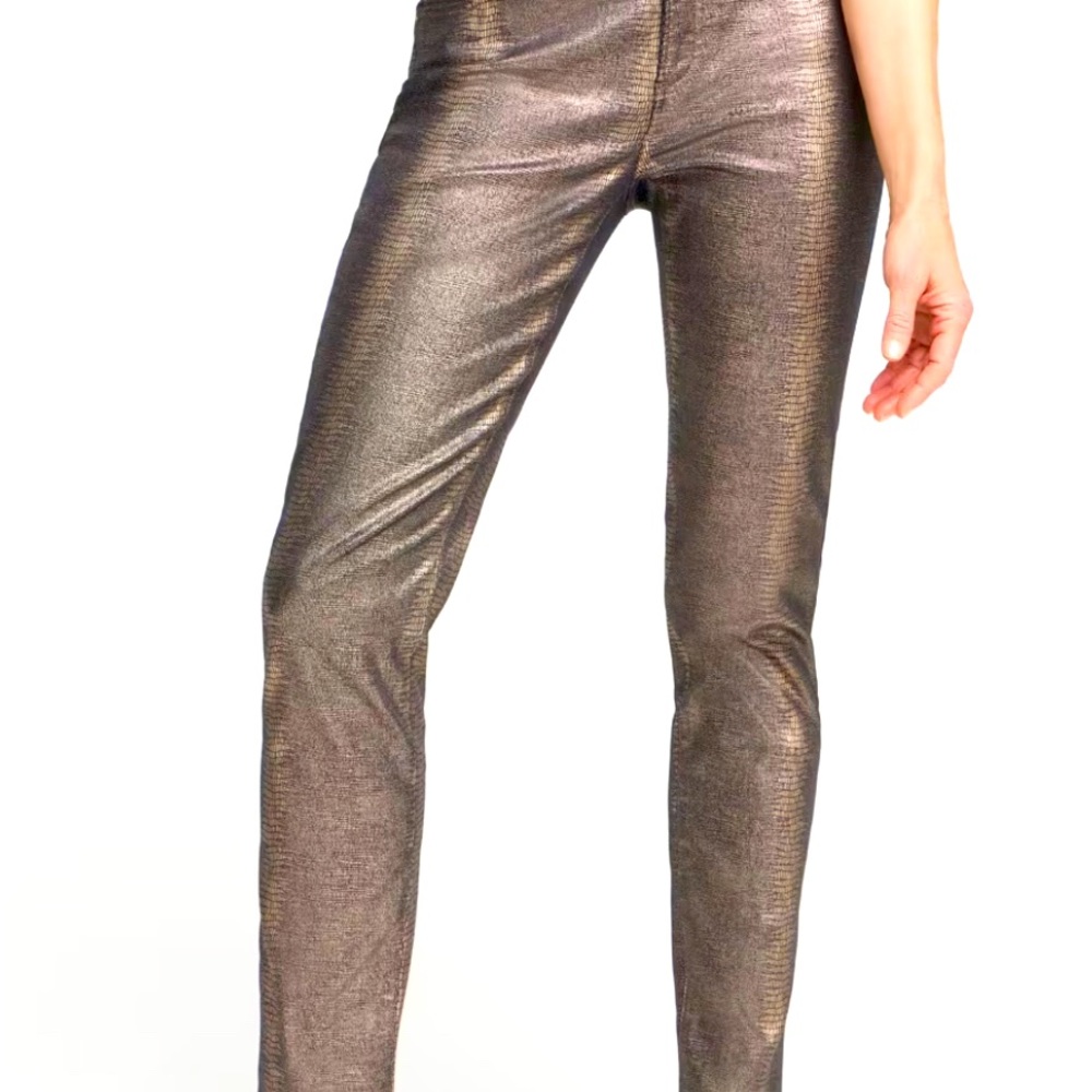 Chico’s gold Girlfriend Coated Ankle Jeans.. Size 6.